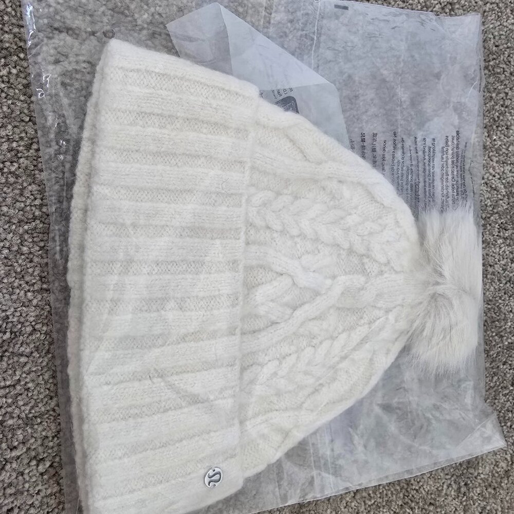 Lululemon  Winter Hat with Pompom